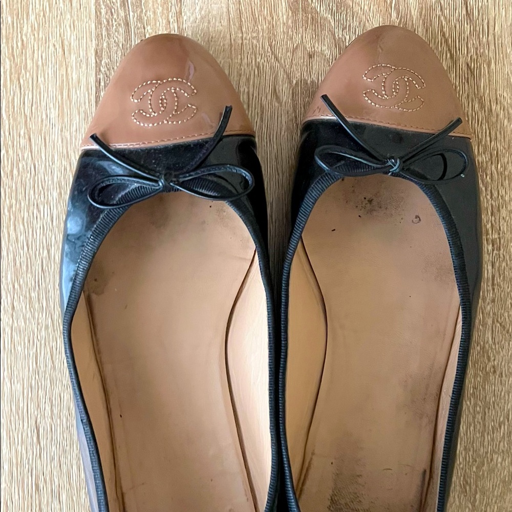 Gorgeous Chanel flats size 41